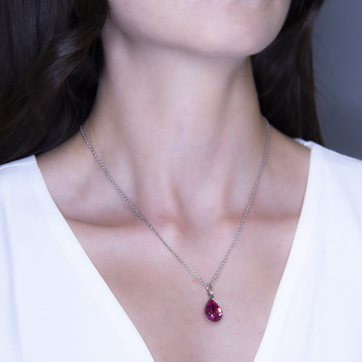Collar para Mujer con Cristal Fino Europeo en forma de Gota- Bañado en Rodio- Collar Elegante y Brillante-Collares de Mujer de Moda- Joyería para Mujer de Moda- Regalo especial