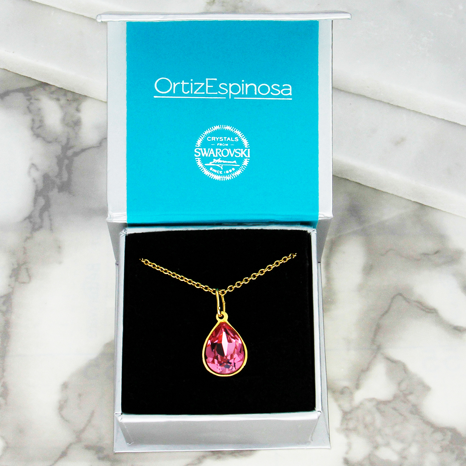Collar para Mujer con Cristal Fino Europeo en forma de Gota- Bañado en Oro 14k- Collar Elegante y Brillante-Collares de Mujer de Moda- Joyería para Mujer de Moda- Regalo especial