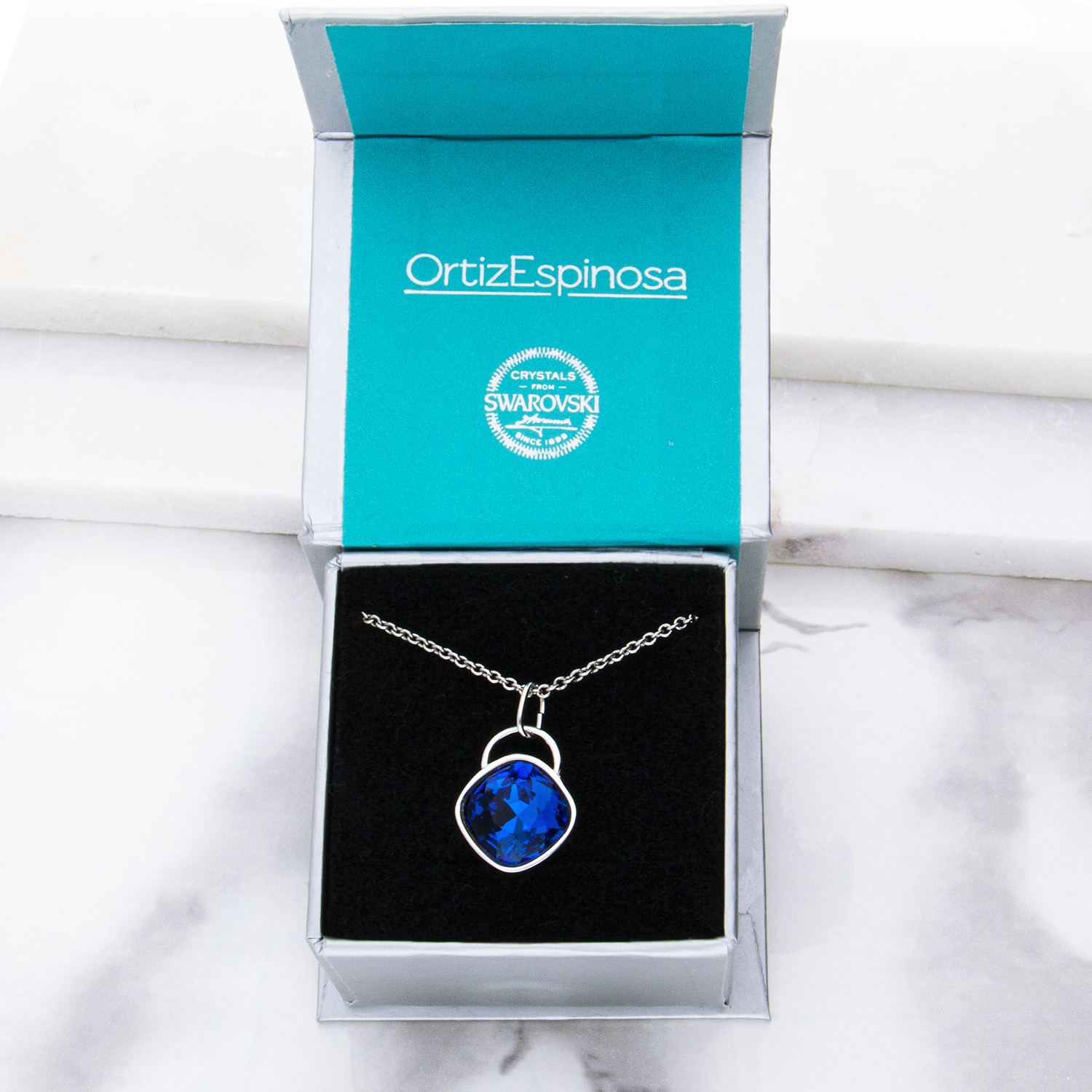 Collar para Mujer con Cristal Fino Europeo en forma de Rombo, Bañado en Rodio- Collar Elegante y Brillante-Collares de Mujer de Moda- Joyería para Mujer de Moda- Regalo especial