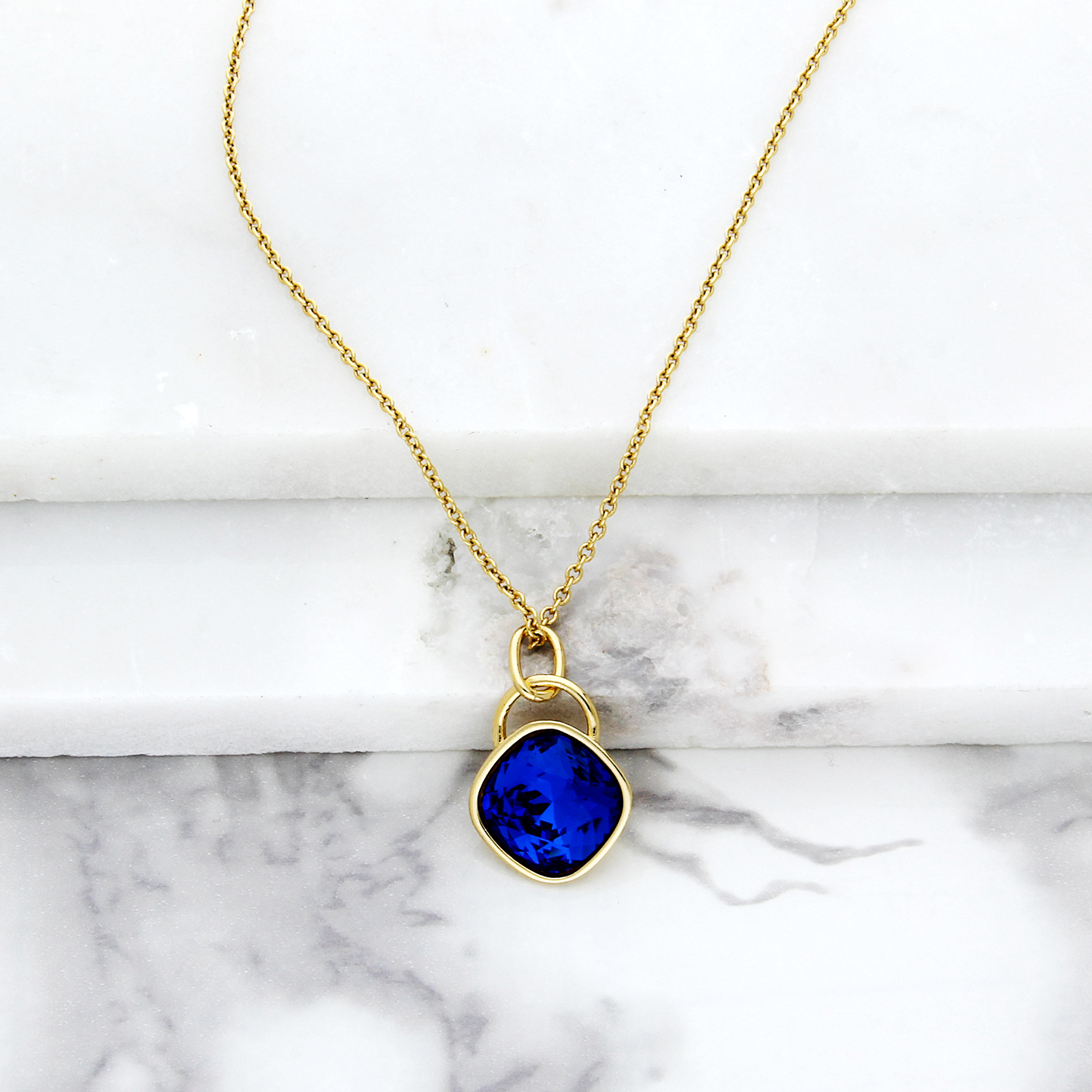 Collar para Mujer con Cristal Fino Europeo en forma de Rombo, Bañado en Oro 14k- Collar Elegante y Brillante-Collares de Mujer de Moda- Joyería para Mujer de Moda- Regalo especial
