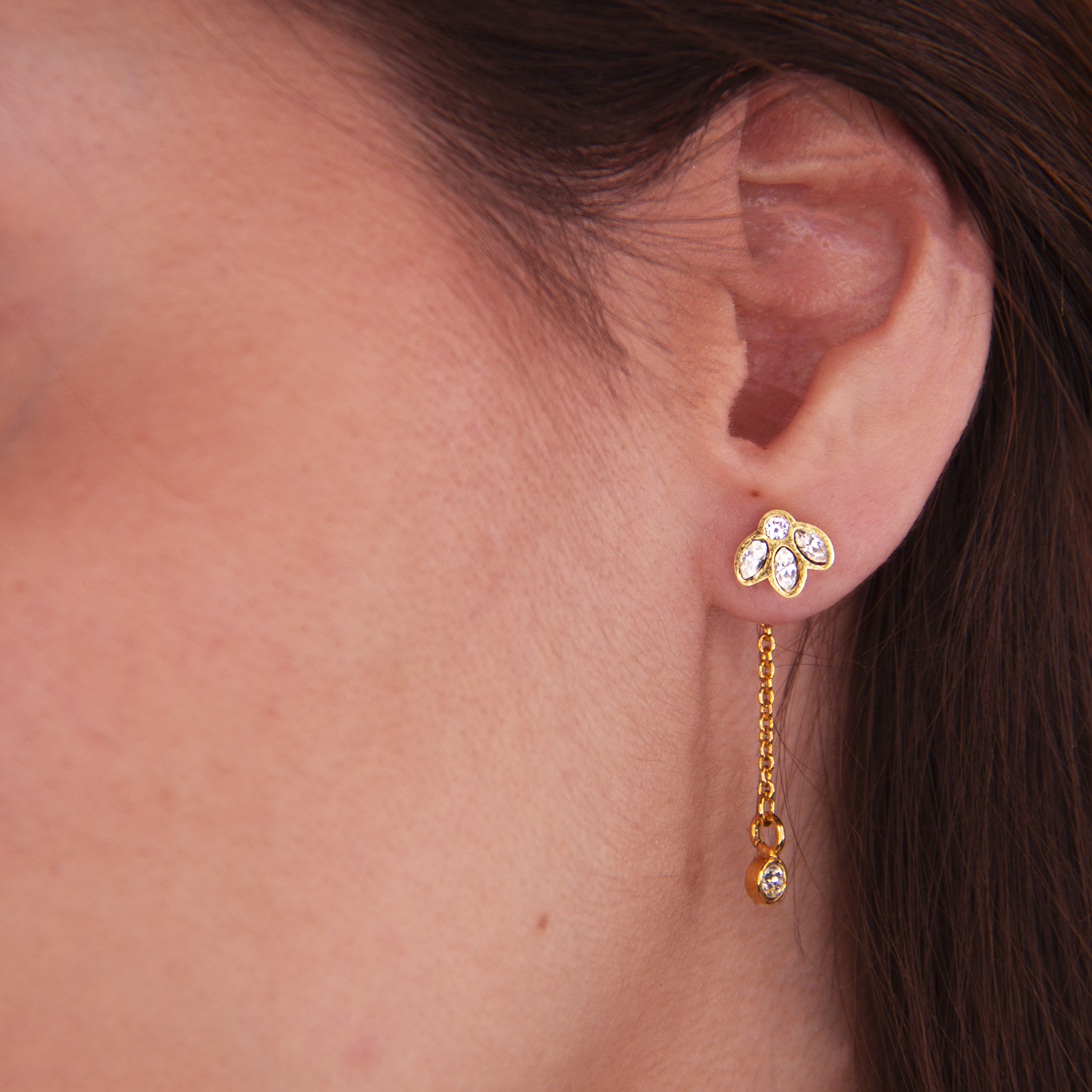 Arete para Mujer con Cristal Fino Europeo Navette, Bañado en Oro 14k, Arete Elegante y Brillante, Aretes de Mujer de Moda, Joyería para Mujer de Moda, Regalo especial