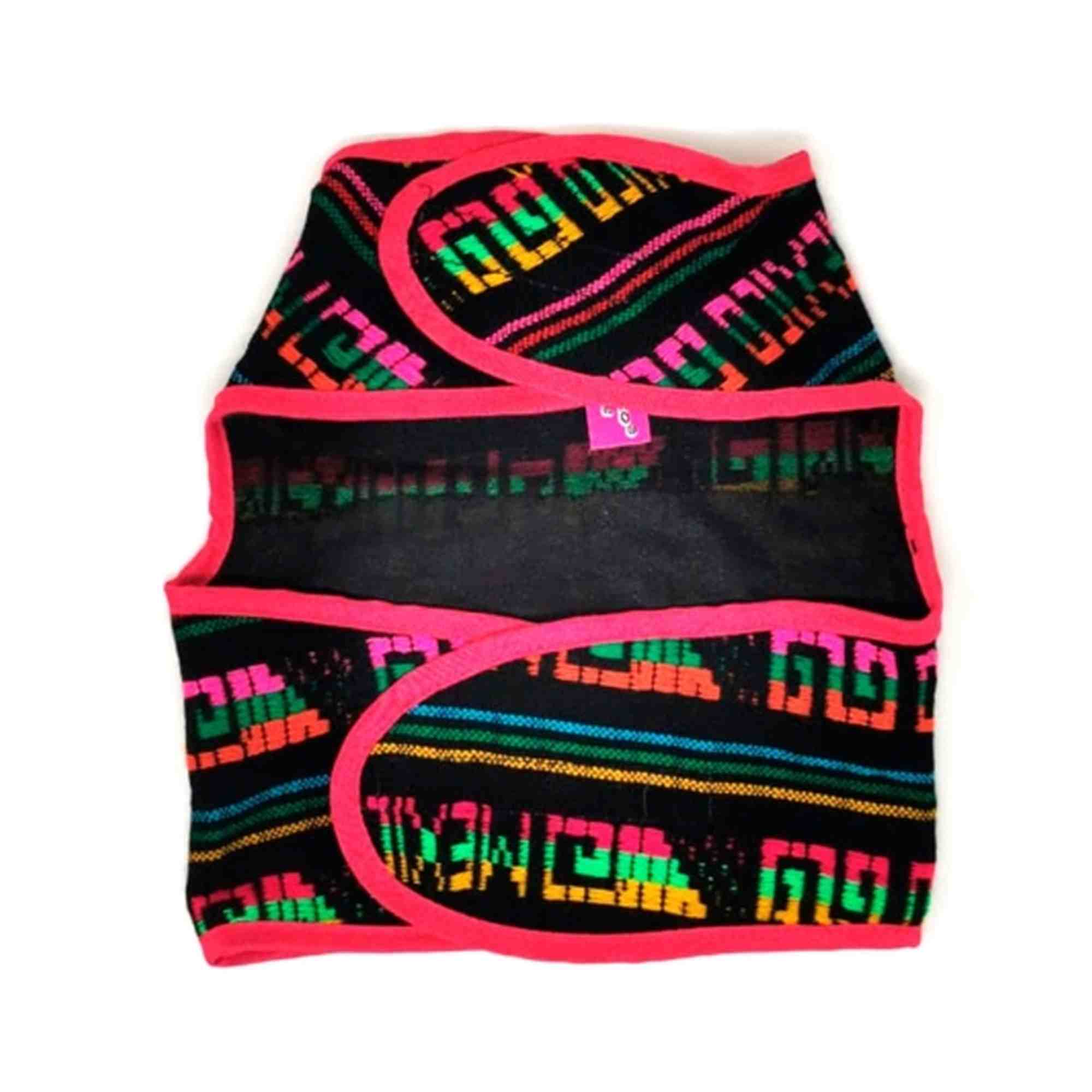 Chaleco Negro con bordados para mascotas marca El Rebozo de Dolce