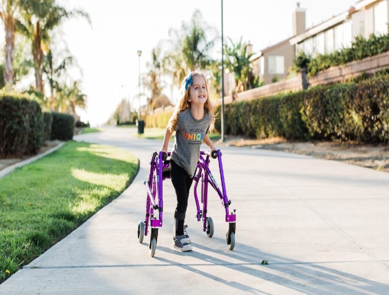 Andadera Posterior Nimbo Especializada Pediatrica Extra Chica 