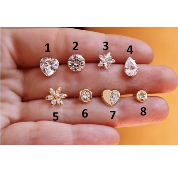 Arete Broquel Piercing Figuras en Zirconia, Oro de 10K - Mancini Joyas