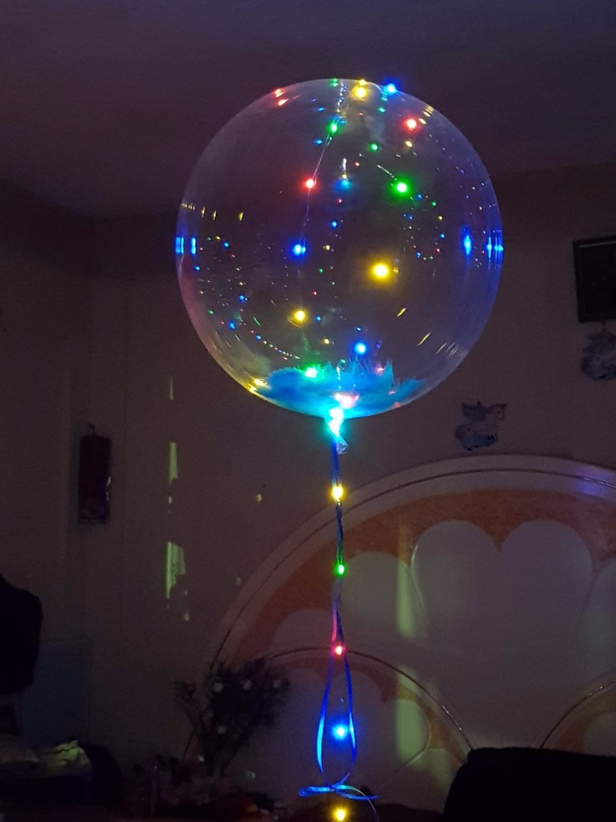 Globo Led + Pilas + Plumas Globos Con Luces De Colores