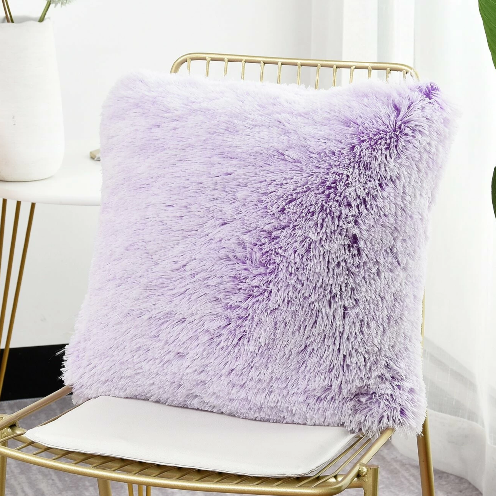 Cojín almohada decorativo peluche moderno sala recamara suave morado lila 1 pza.