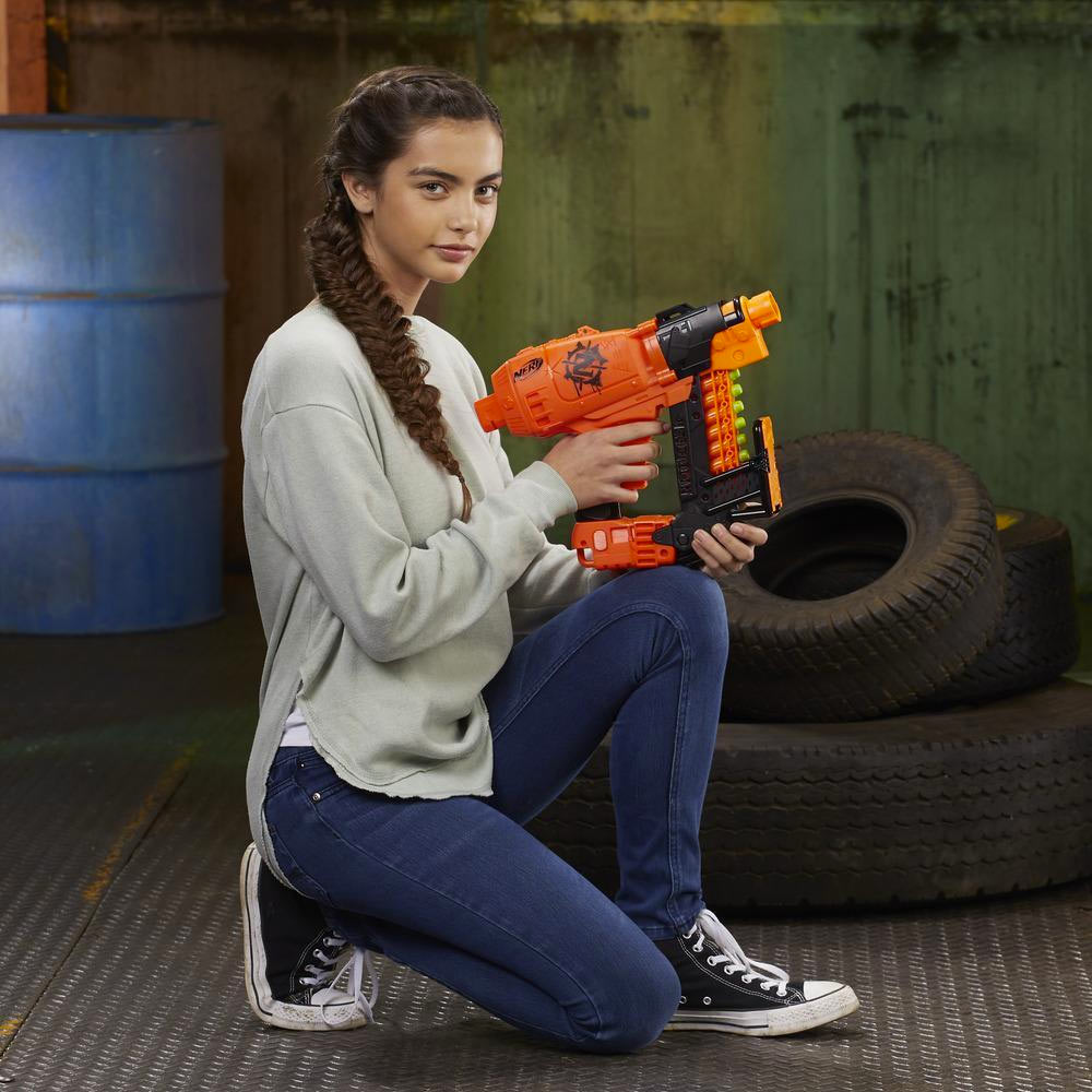 Nerf Zombie Strike: Lanzador de dardos - Nailbiter