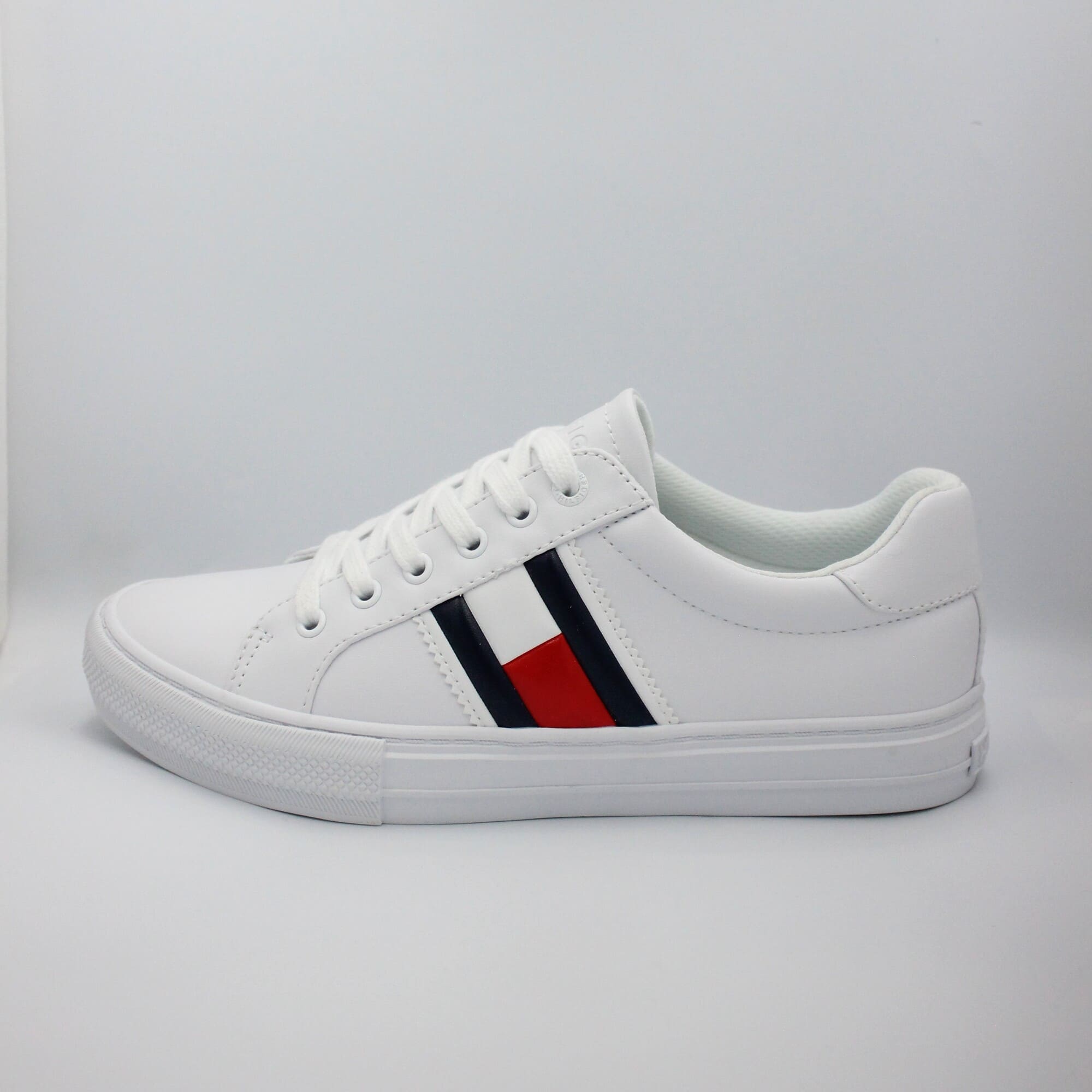 Tenis Tommy Hilfiger Megah Blanco Azul Rojo de Dama