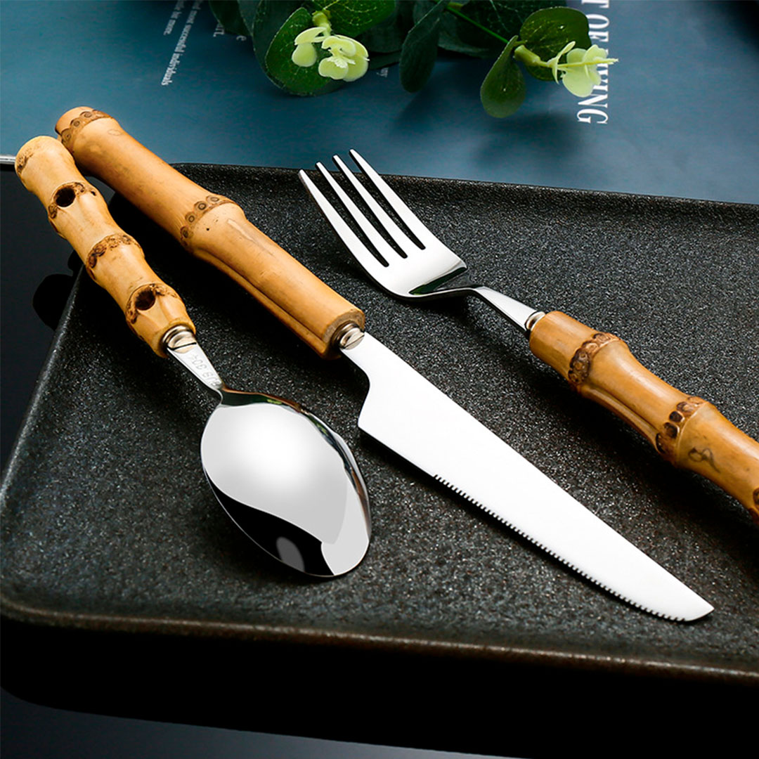 Juego de Cubiertos con Mango de Bambú  con Caja Organizadora