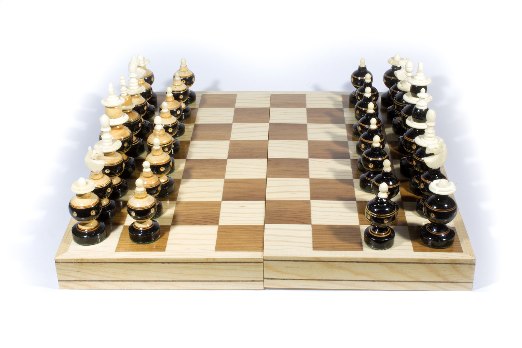 Ajedrez Artesanal de Madera con Hueso. Tablero 35x35 cm