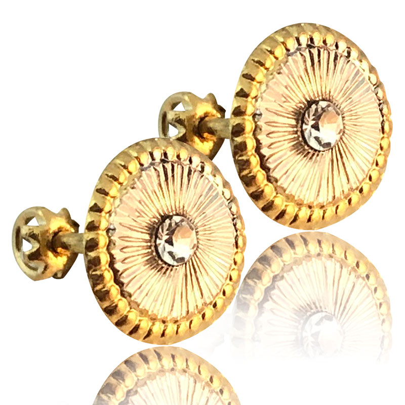 Hermoso Arete Broquel Gemelo Niña Bebe de Oro 18k Laminado #138 638-675 En Forma de Circulo con relieve con piedra brillante al centro.