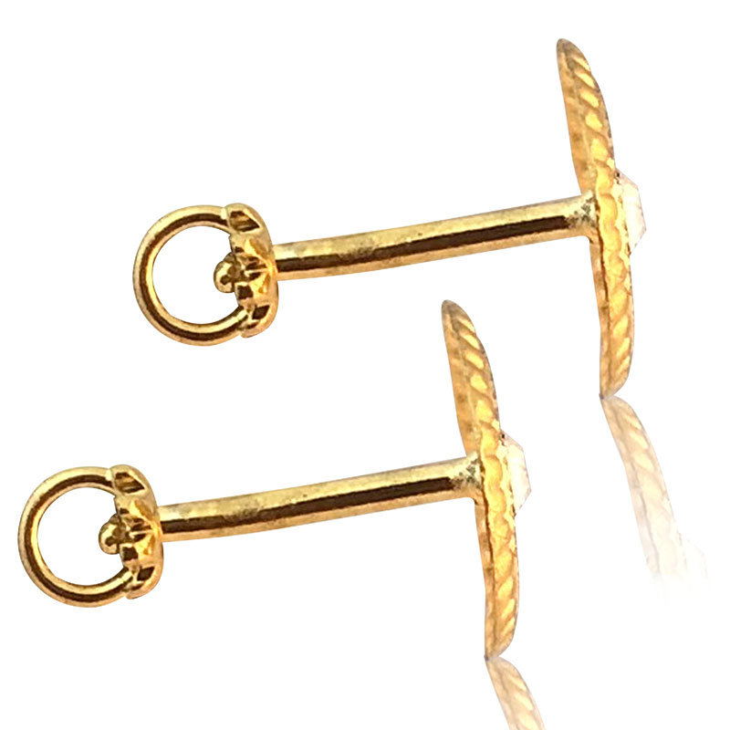 Hermoso Arete Broquel Gemelo Niña Bebe de Oro 18k Laminado #138 638-675 En Forma de Circulo con relieve con piedra brillante al centro.