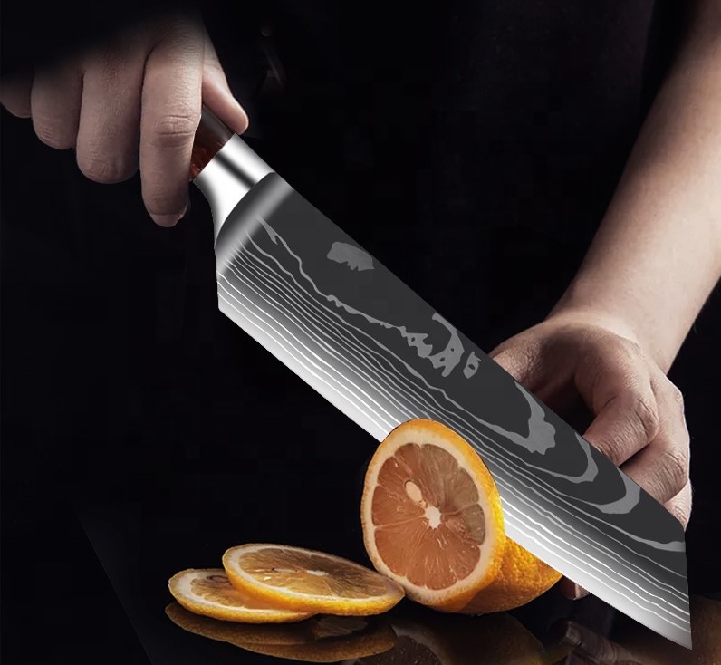 Juego 3 Cuchillos de Lujo para Cocina: Chef, Hacha y Utilitario, con Grabado Acero de Damasco, Café