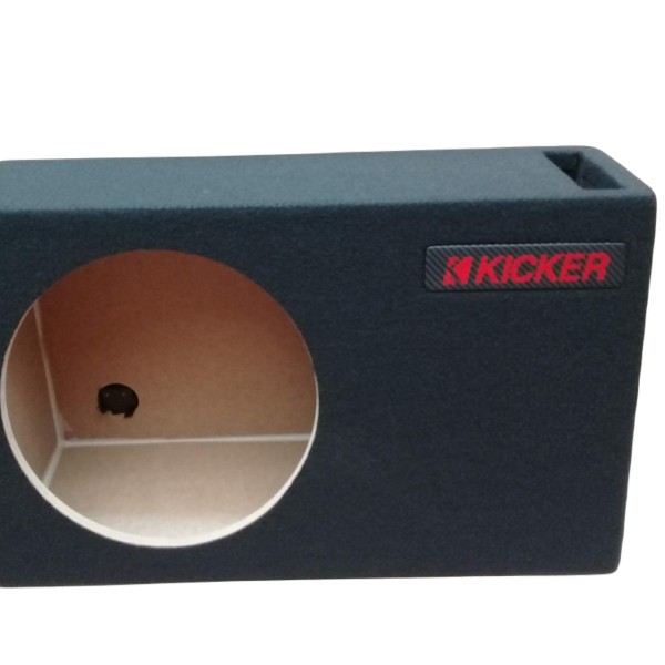 cajon para un woofer de 12"  porteado para pickup con logo