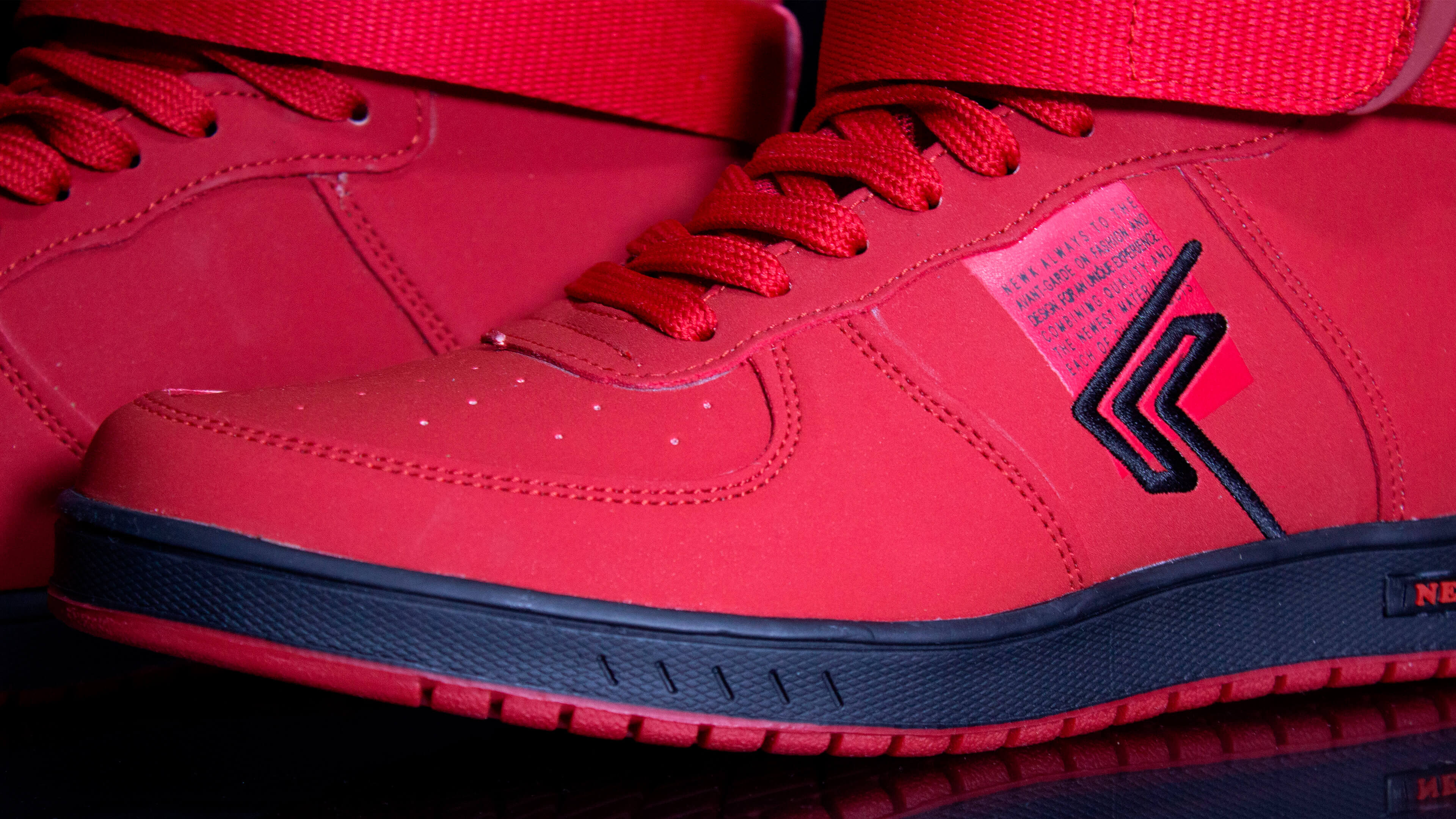 Tenis Newk Para Hombre Línea Lit-bota sneakers de botín Color Rojo.