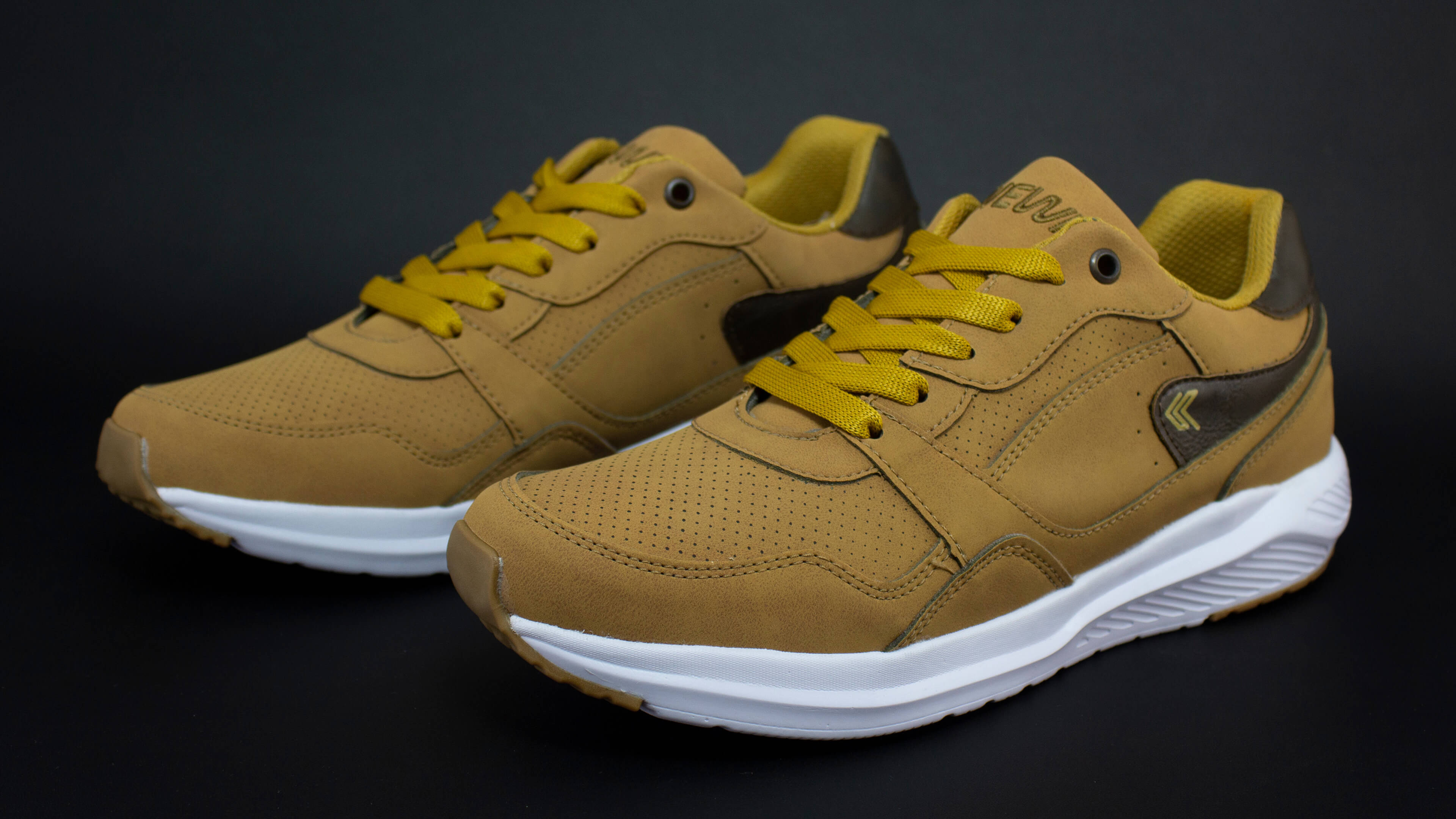 Tenis Newk Forty Para Hombre Línea Mogale Color Mostaza