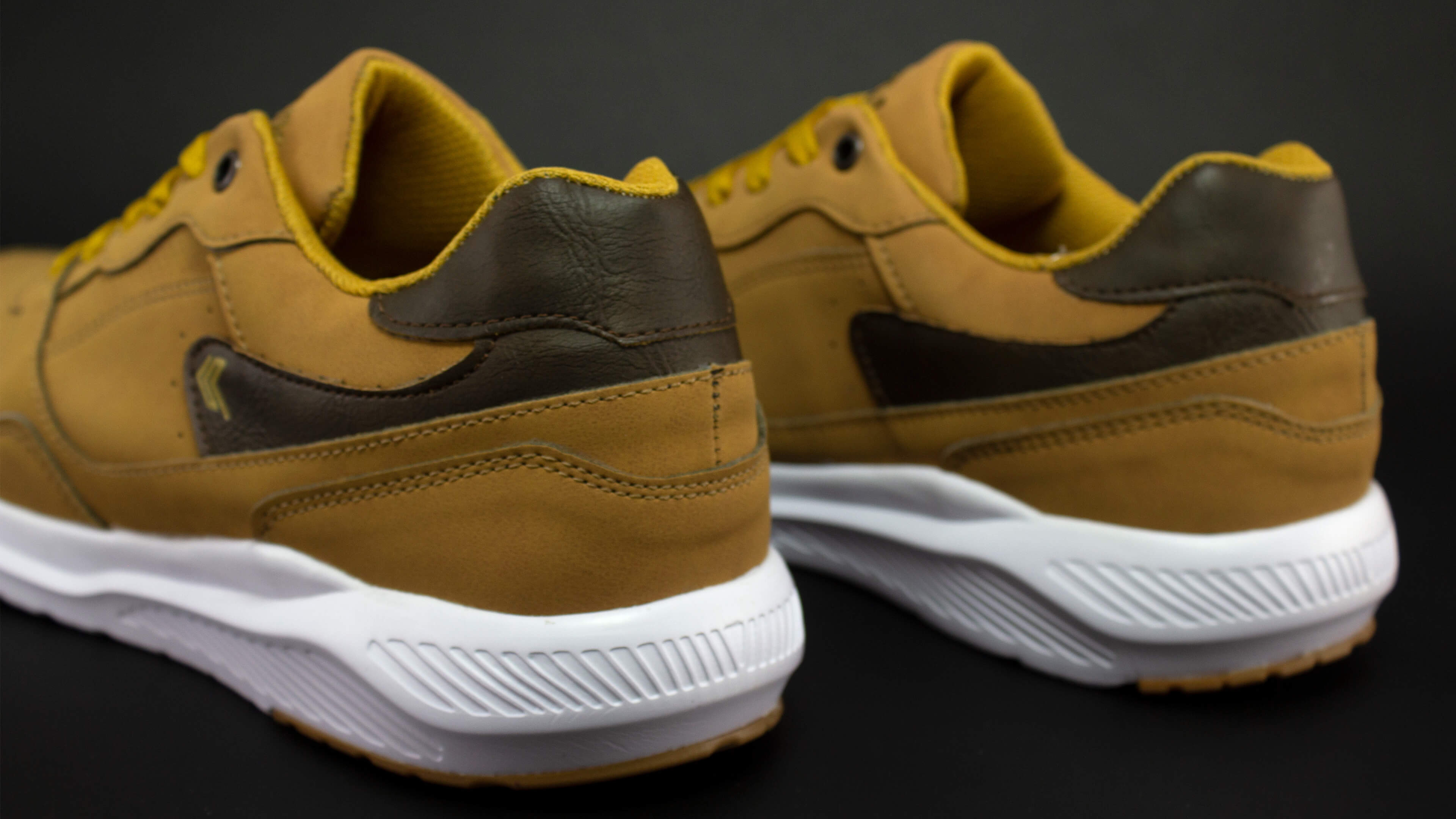 Tenis Newk Forty Para Hombre Línea Mogale Color Mostaza