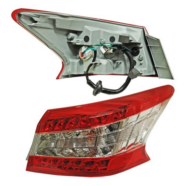 CALAVERA SENTRA 2013 2014 2015 2016 EXT CON ARNES TYC DERECHO