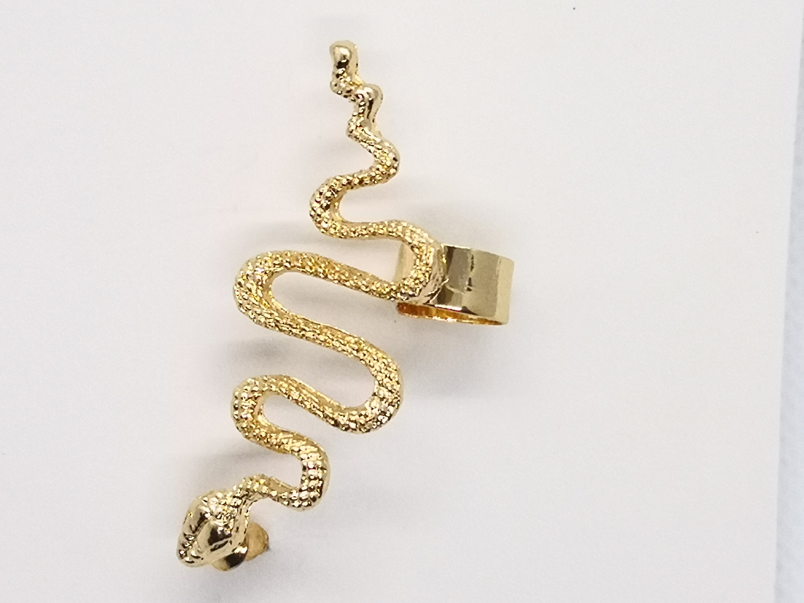 Arete clip en forma de serpiente