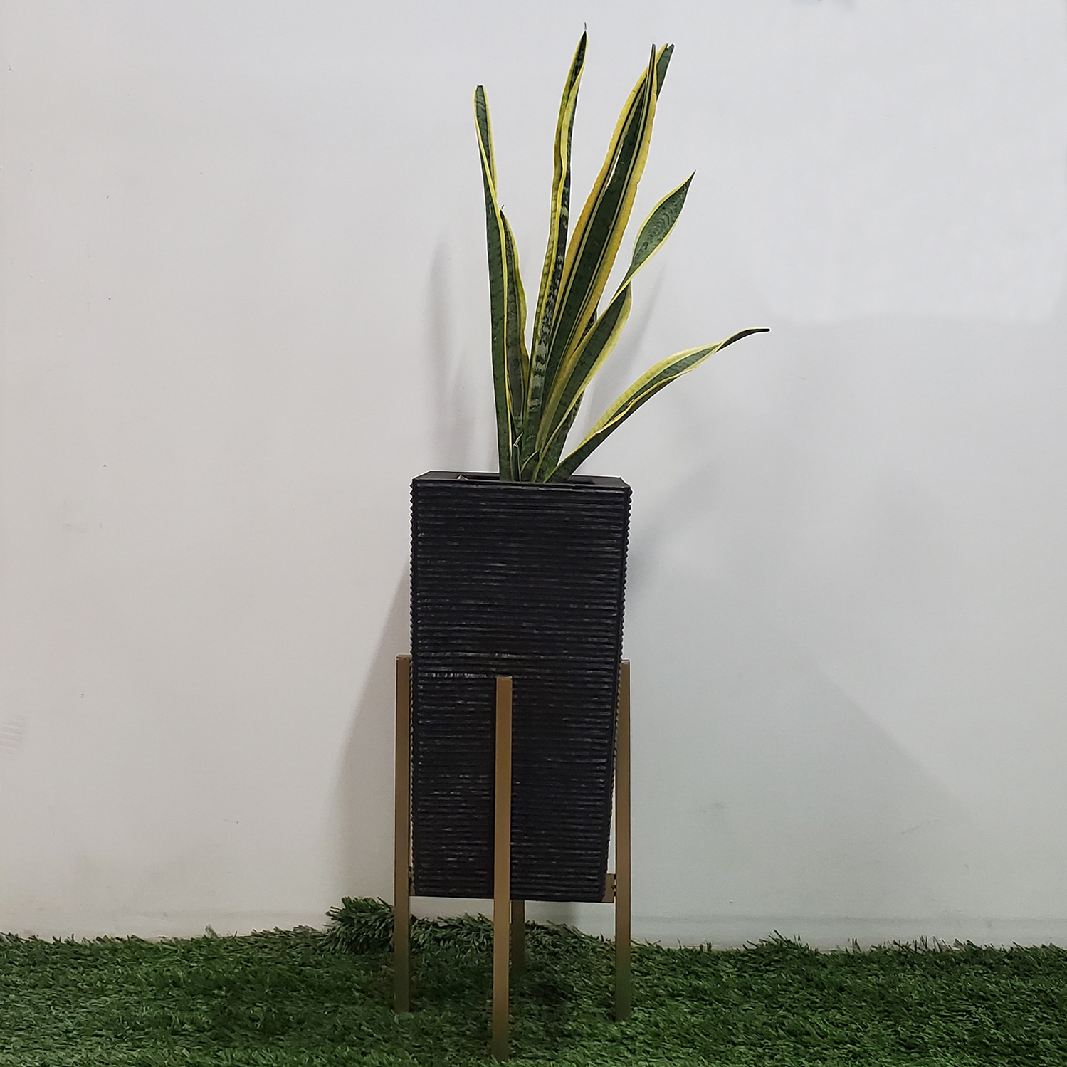 Maceta Minimalista Textura Cafe Base Metal Int/Ext