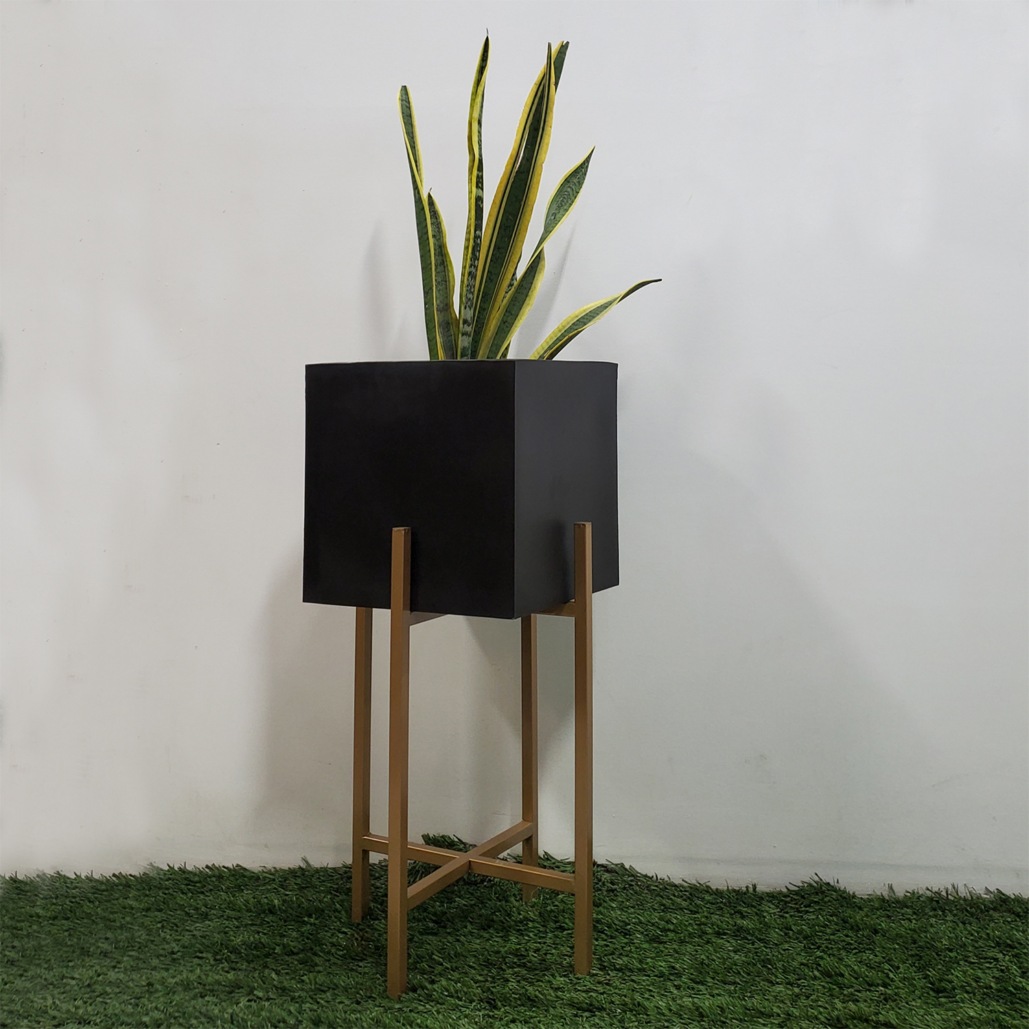Maceta Minimalista Cubo Int/Ext Base Metal