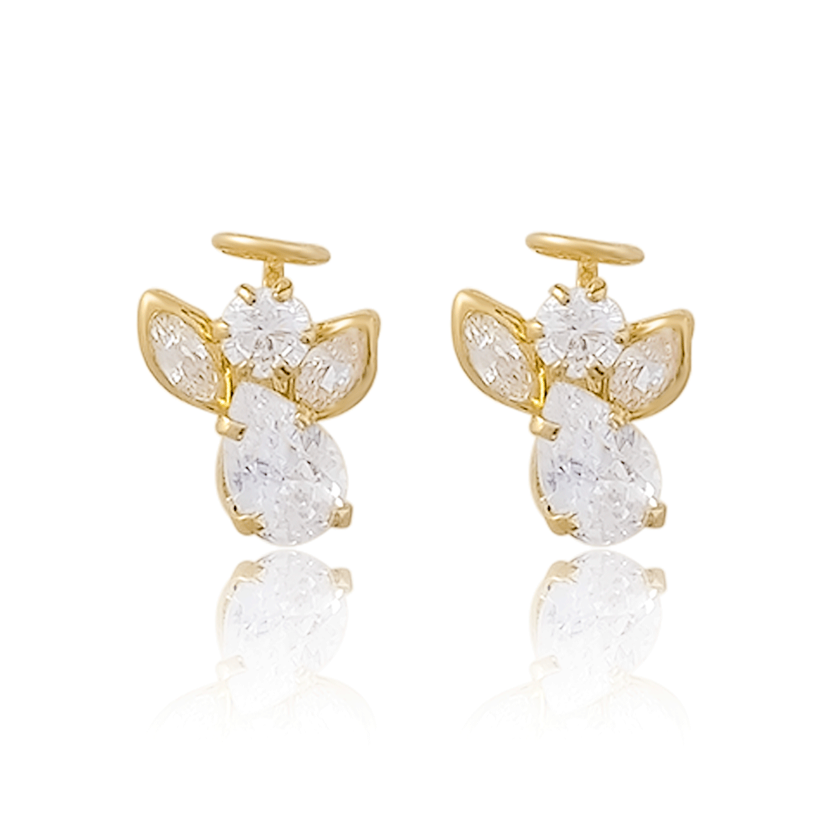 Aretes broquel en oro 18k laminado #913 en forma de angelitos con medidas de 0.8 de ancho , 1.1 cm de alto y 1 cm de profundidad.