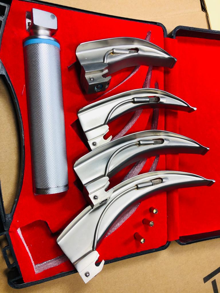 LARINGOSCOPIO MAC SET 4 HOJAS 1 MANGO