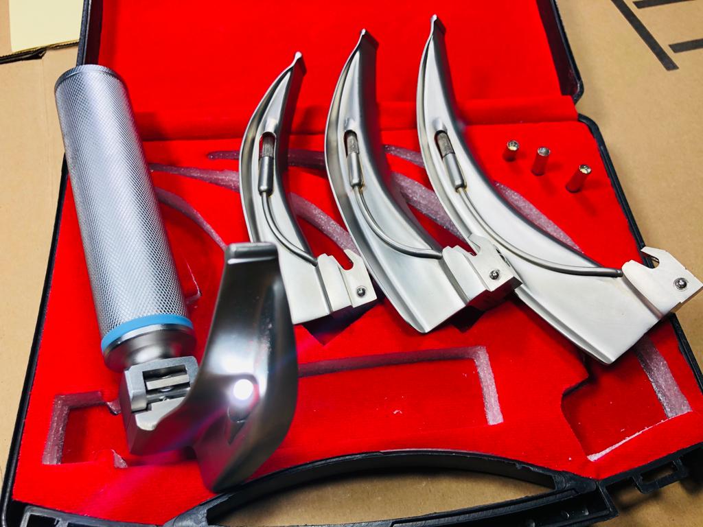 LARINGOSCOPIO MAC SET 4 HOJAS 1 MANGO