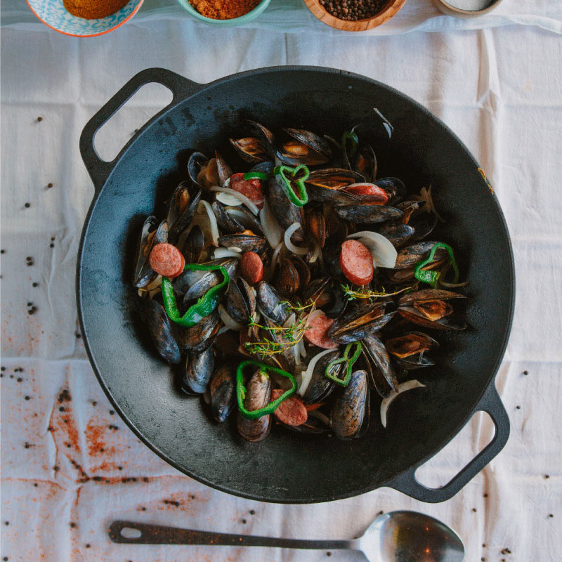 Wok de hierro esmaltado 14" Victoria