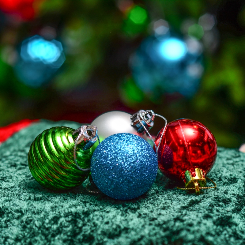 Esferas de Navidad rojo y dorado 24pz 4mm