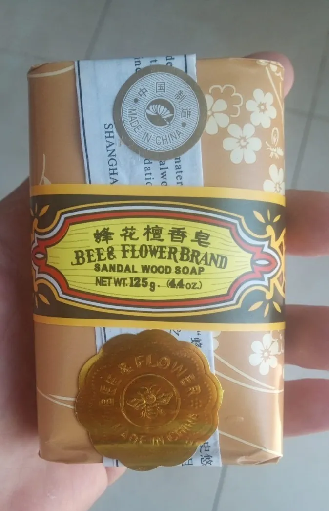 Jabón De Sándalo Bee & Flower 1 Caja con 4 Barras De 125g C/U