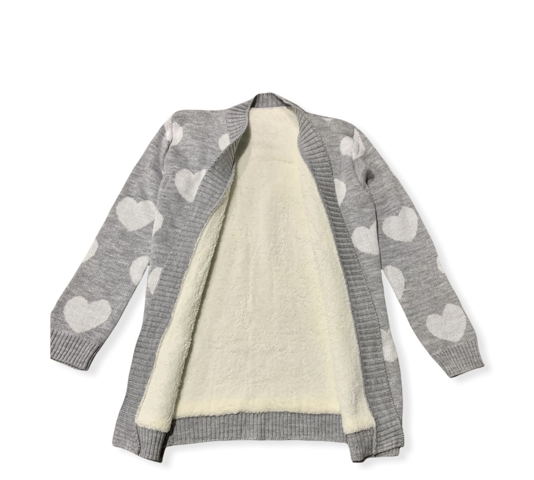 CARDIGAN ENSAMBLE CORTO TIPO SUETER PARA MUJER DISEÑO CORAZONES ABORREGADO POR DENTRO 