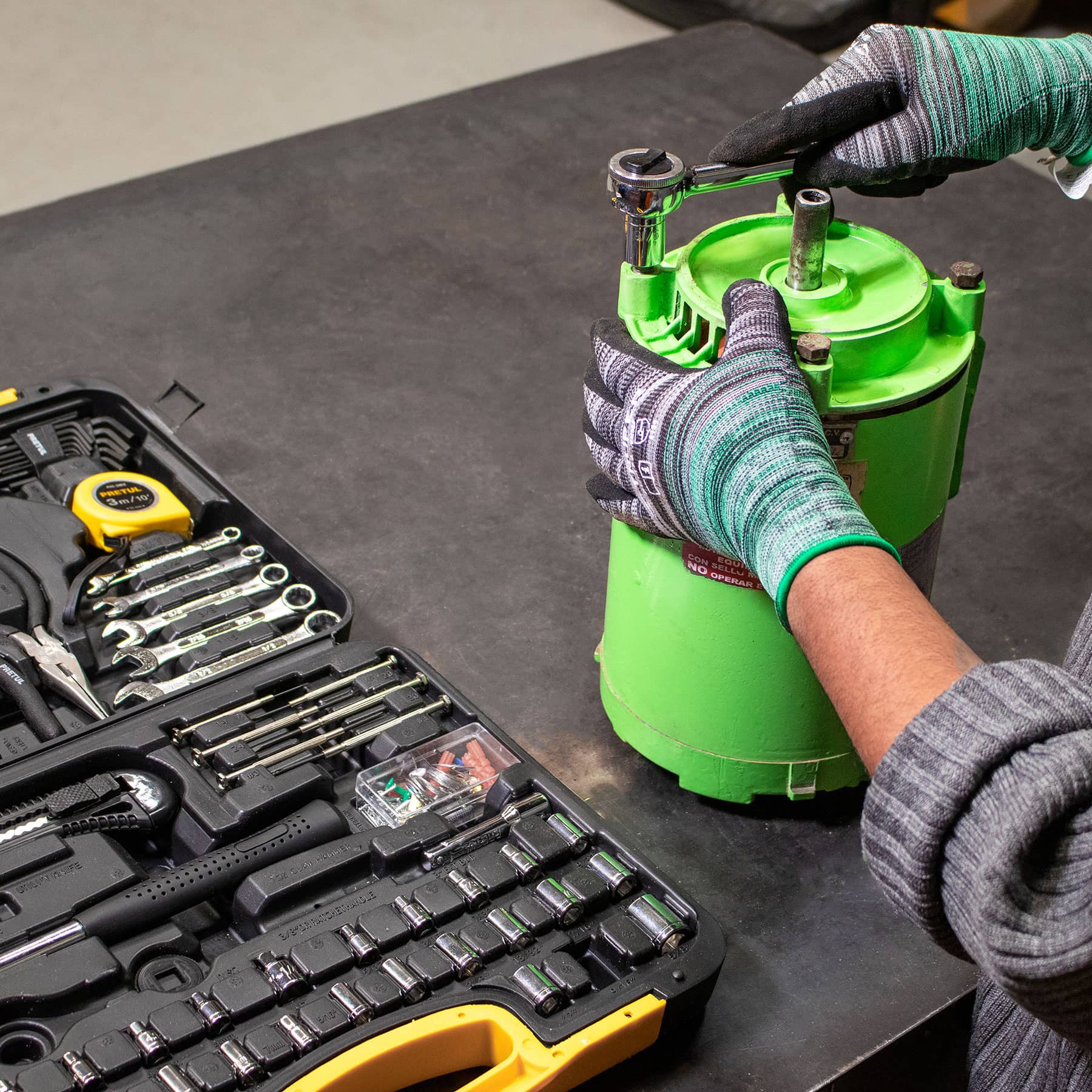 Juego De Herramientas Kit Mecánica Dados Puntas Llaves Allen.