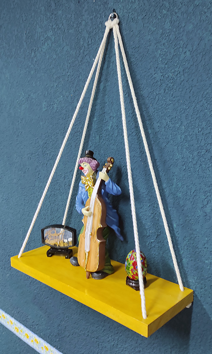 Juego de 2 Repisas Colgantes de Madera Barnizada Color Ocre