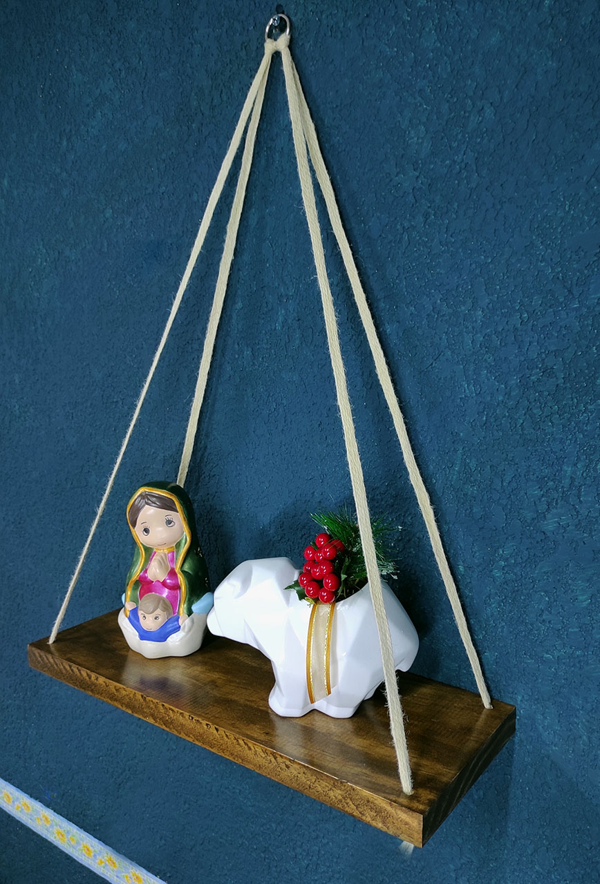 Repisa Colgante de Madera de Pino Barnizada Color Nogal