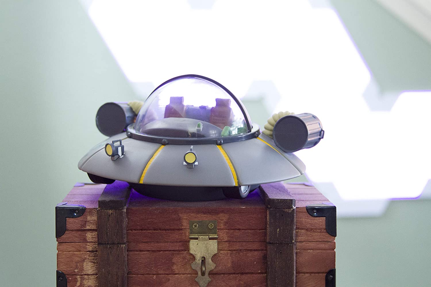 Rick &morty Figura Nave Espacial Oficial Adult Swim Alcancía