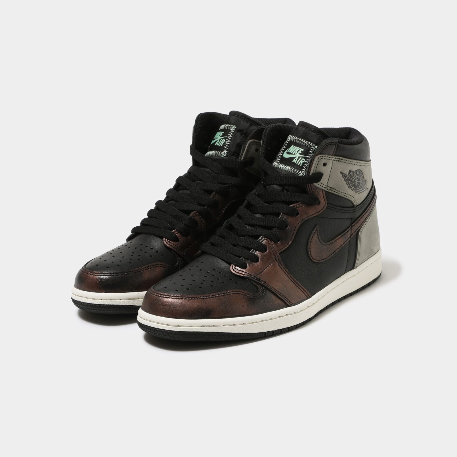 TENIS AIR JORDAN 1 RETRO HIGH OG PATINA (555088-033)