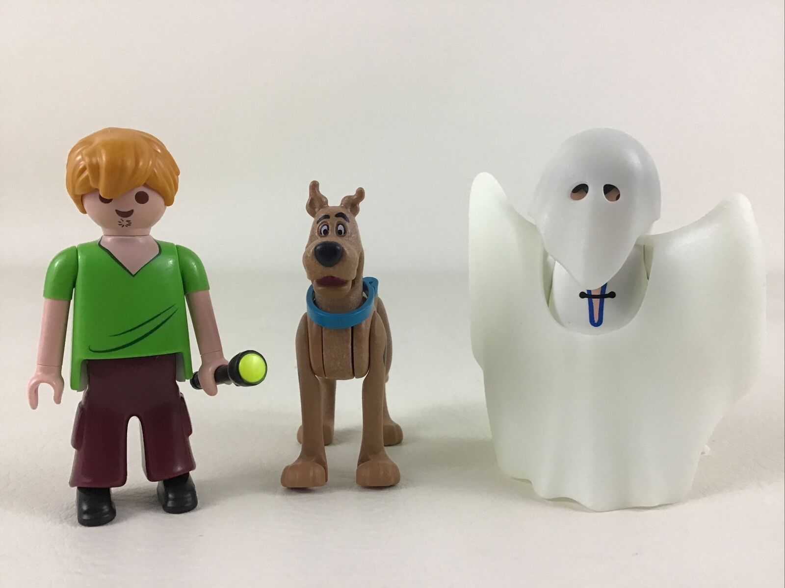 PLAYMOBIL Scooby-Doo 70287 – Scooby Y Shaggy Con Fantasma Luminiscente – Set De 22 Piezas Con Placa De Soporte – A Partir De 5 Años