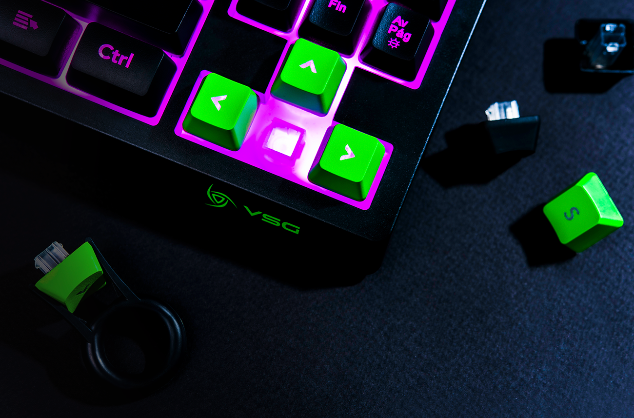 Teclado de membrana USB Gamer VSG Pulsar Color Negro con luz RGB