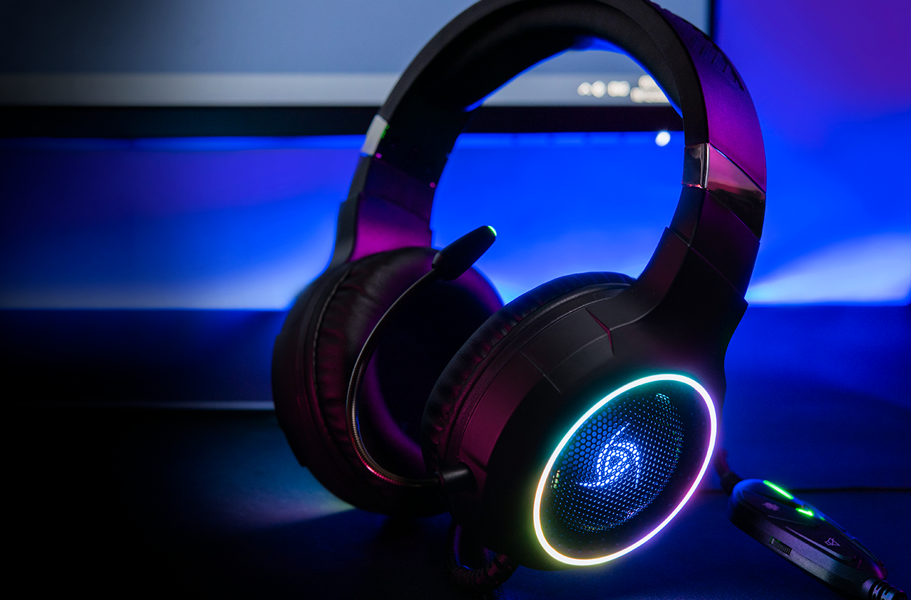 Audífonos para computadora VSG Shake color Negro con luces RGB Alámbricos 