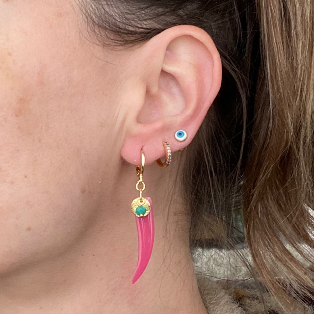 Aretes con Diente Rosa Pink- Baño de oro 18K