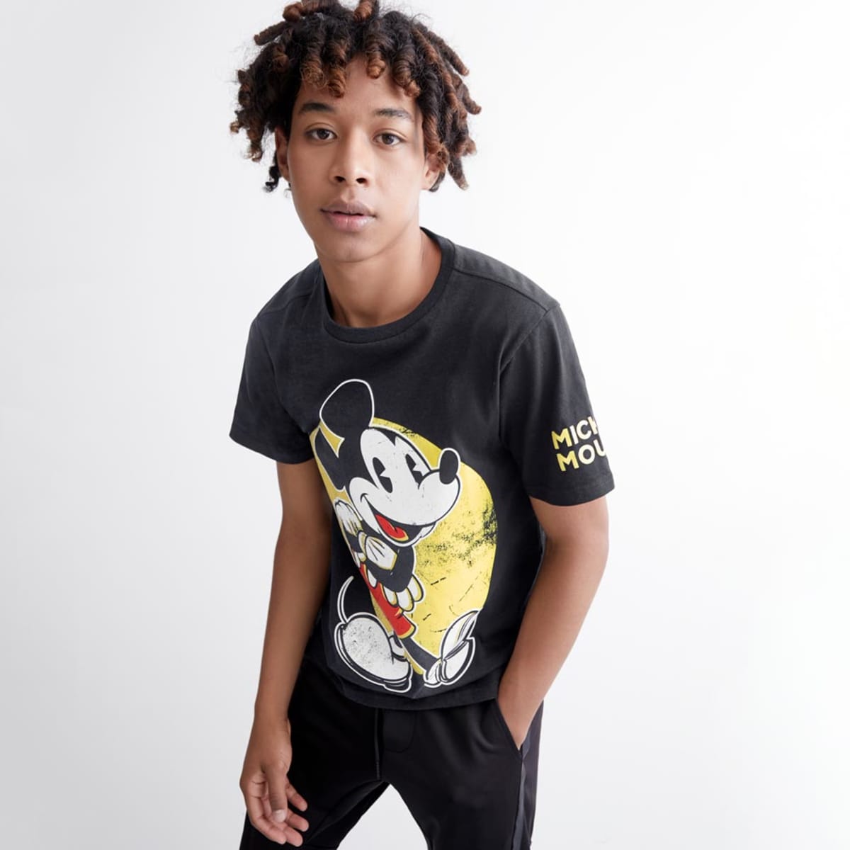 Playera de Disney para hombre, color negro, con Mickey Mouse, mod. 1010304