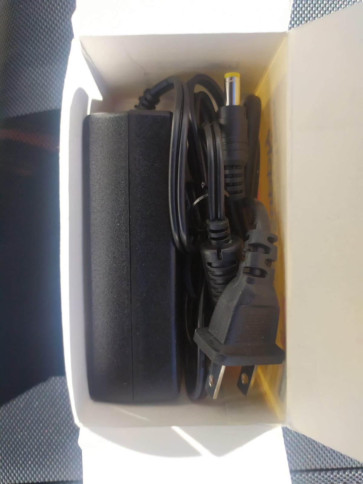 FUENTE DE PODER INDIVIDUAL PROVISION 12 VOLTS 3 AMPERES PR-AV3 ENERGIA CAMARAS DVR CABLE SEGURIDAD