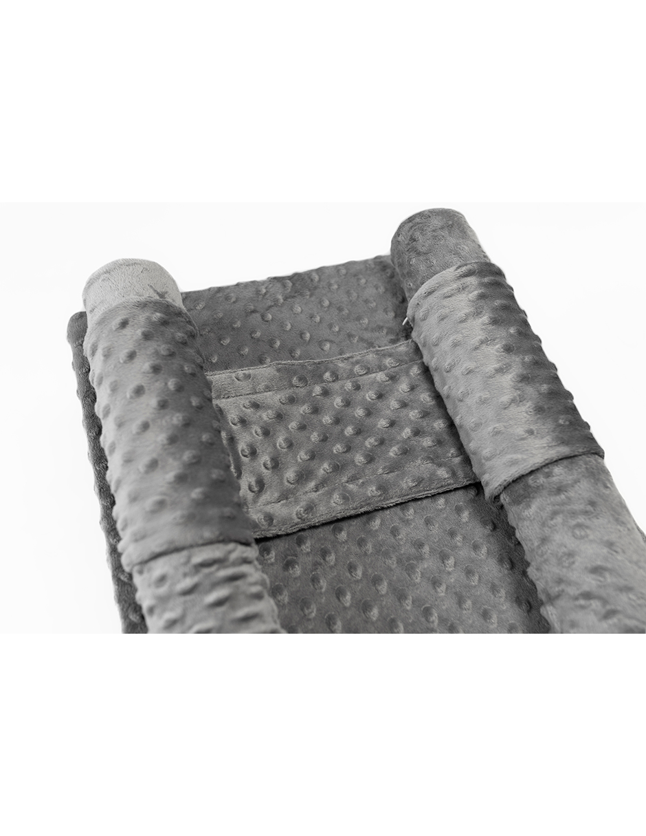 Babies and Kiddies® Cojín Anti Reflujo para Bebé con Sistema Anti Vuelco y Anti Derrape Almohada para Bebe Ajustable Colchón Cuna - Mediano Rosa