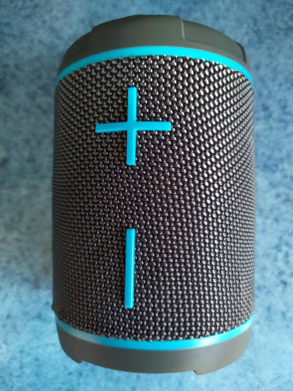 Bocina Bluetooth Sumergible Agua Ipx7 Tws Manos Libres Micorofono Musica Radio Gris Ejercicio Impermeable Auto Portatil Bici