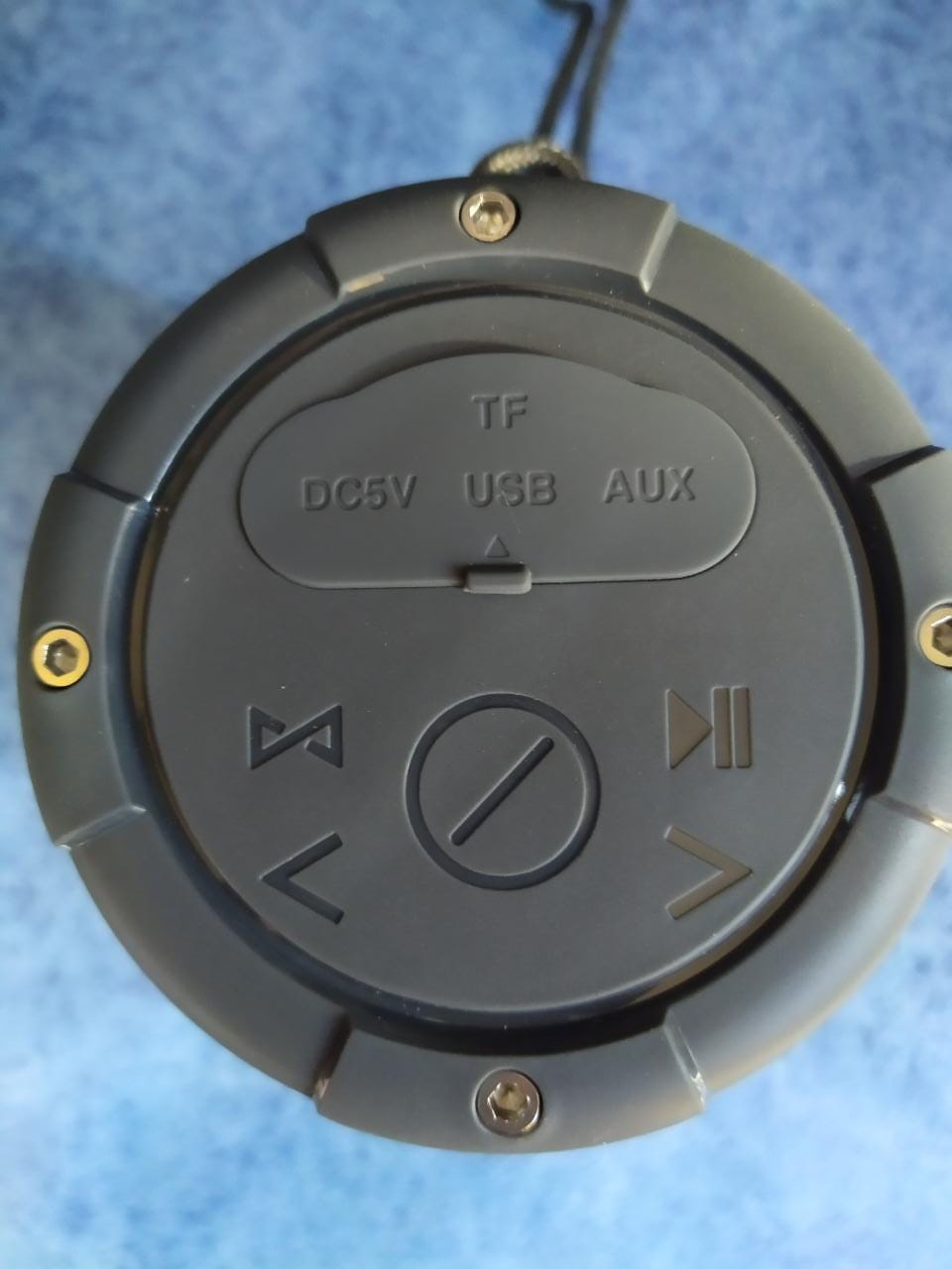 Bocina Bluetooth Sumergible Agua Ipx7 Tws Manos Libres Micorofono Musica Radio Gris Ejercicio Impermeable Auto Portatil Bici