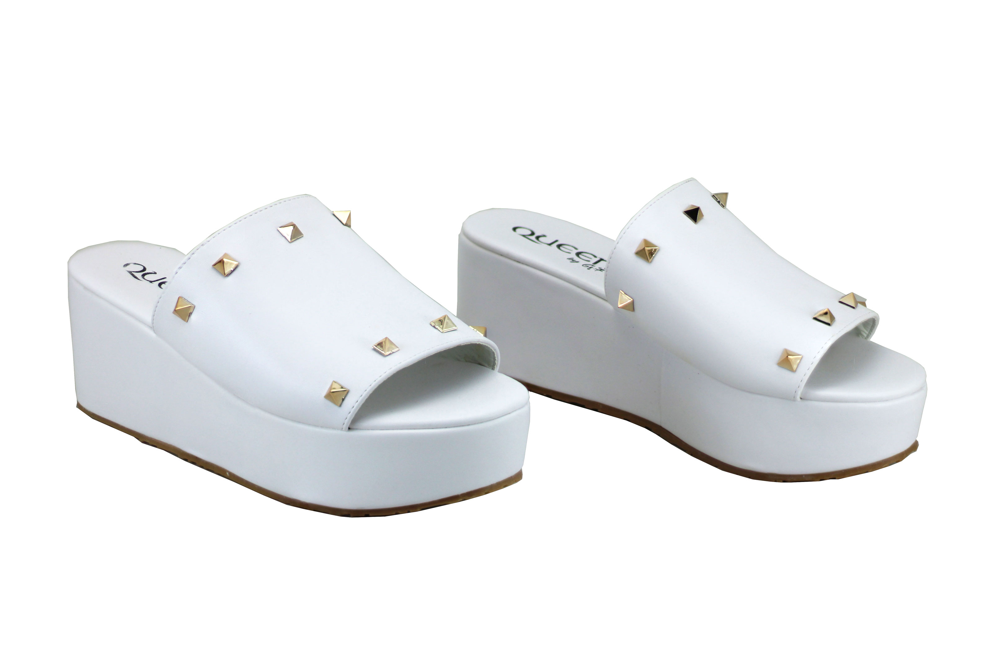 Plataforma Baja Para Mujer Chinela Con Estoperoles.