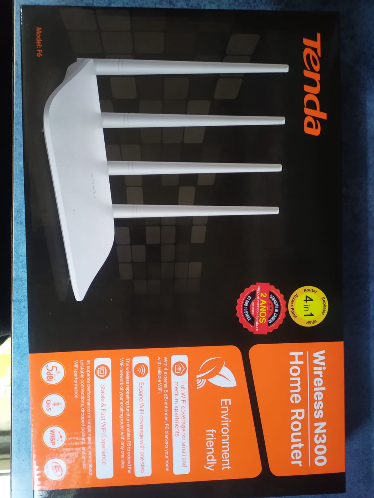 Router Wireless Blanco 4 Antenas Modem F6 Puertos 4 RJ45Enthernet Indicador LED PC Lap