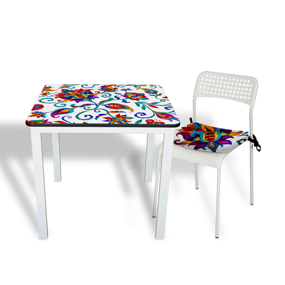 Conjunto Personalizado modelo "VENTURA". Incluye 1 Mesa tamaño 80x80cm con 4 sillas