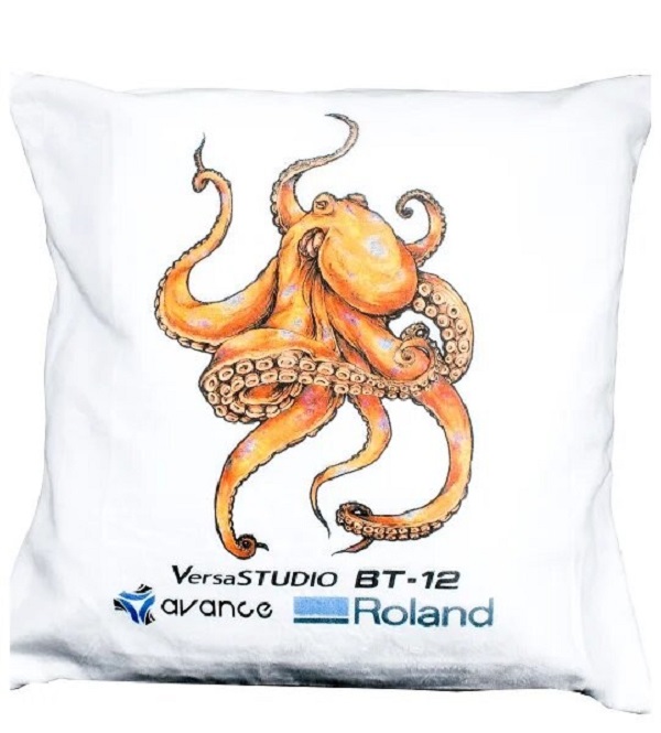 Equipo Roland VersaStudio BT-12 para impresión directa en prendas y textiles